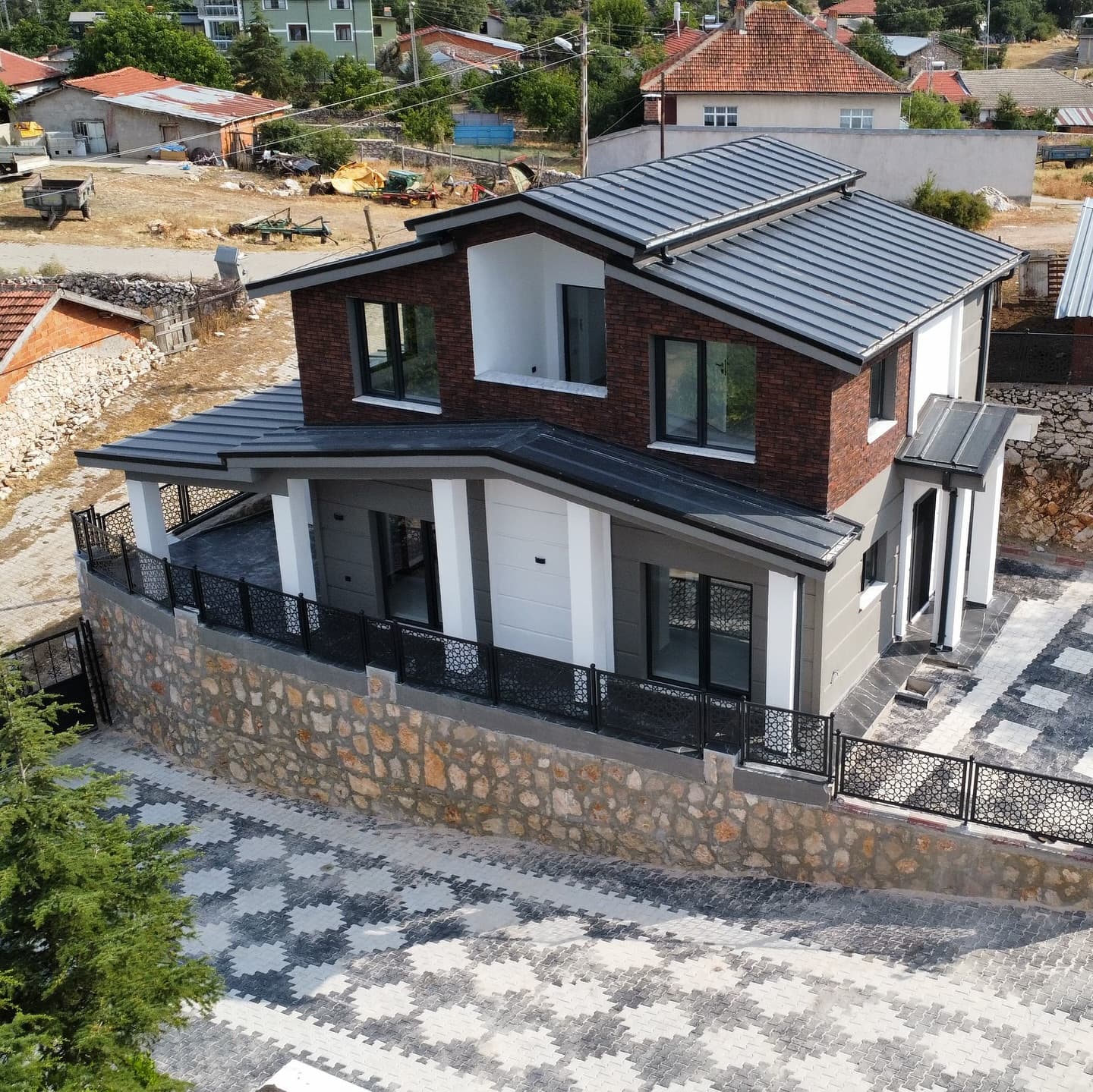 Alya prefabrik çelik yapı’dan